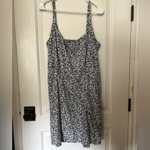 Old Navy Blue and White Floral Midi Dress With Pockets